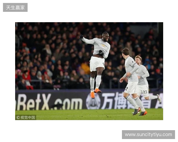 记者:18岁前锋莱西未入选曼联本场名单,阿莫林决定征召舍什科